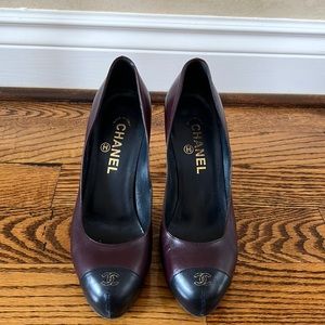 Vintage Chanel cap toe logo pumps sz 38.5